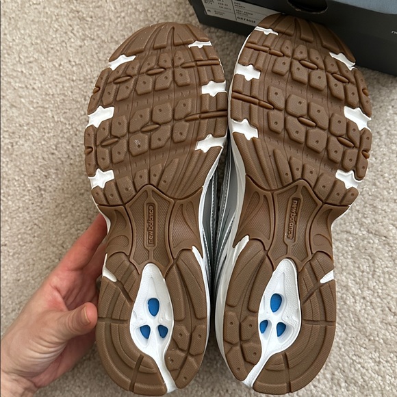 NWT New Balance 740 tennis shoes - Picture 4 of 6